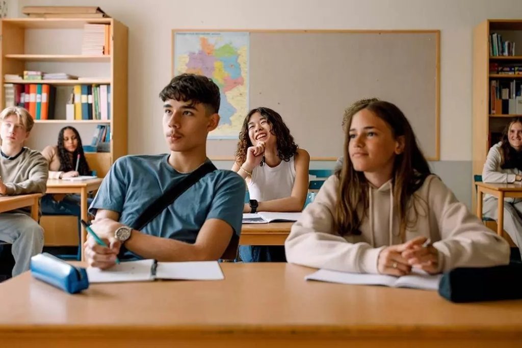 How Parental Control Apps Help Students Stay Focused and Succeed